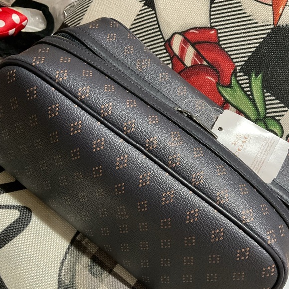 NWT $175 COACH TRAVEL POUCH
IN DIAMOND FOULARD (F93580) - Picture 2 of 12